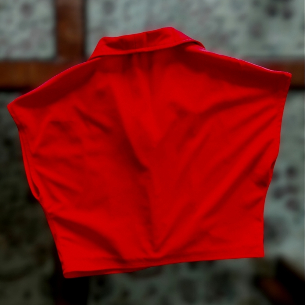 Wide Lapel Open Crop Top - Picture 2 of 5